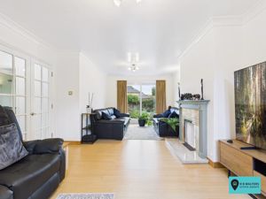 Living Room- click for photo gallery
